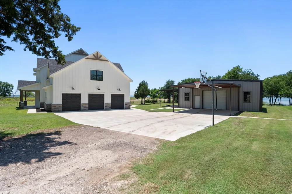11077 S US HIGHWAY 287 #1 Kerens, TX 75144