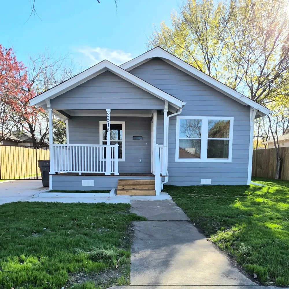 2518 W Clarendon Drive