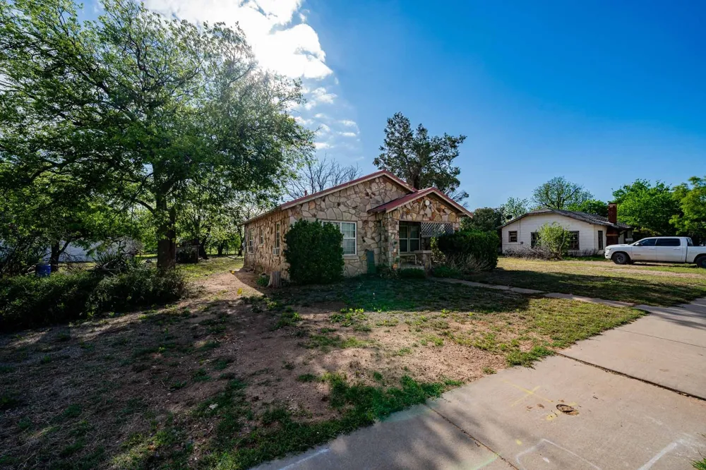 1104 Avenue Avenue E Haskell, TX 79521