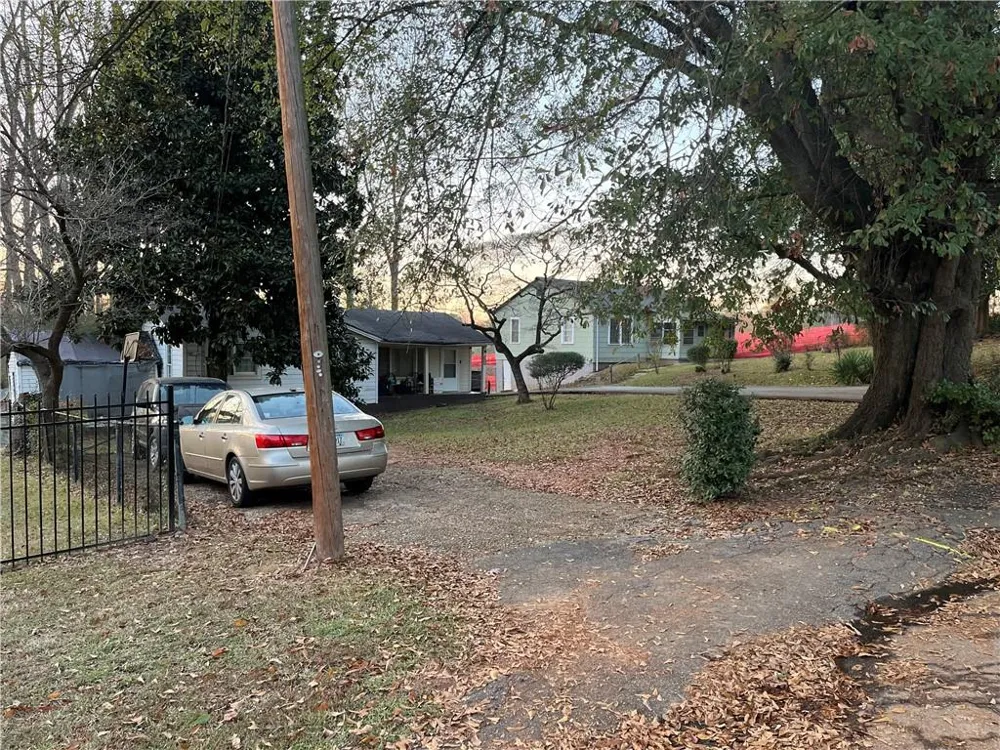 4088 Carver Drive Doraville, GA 30360