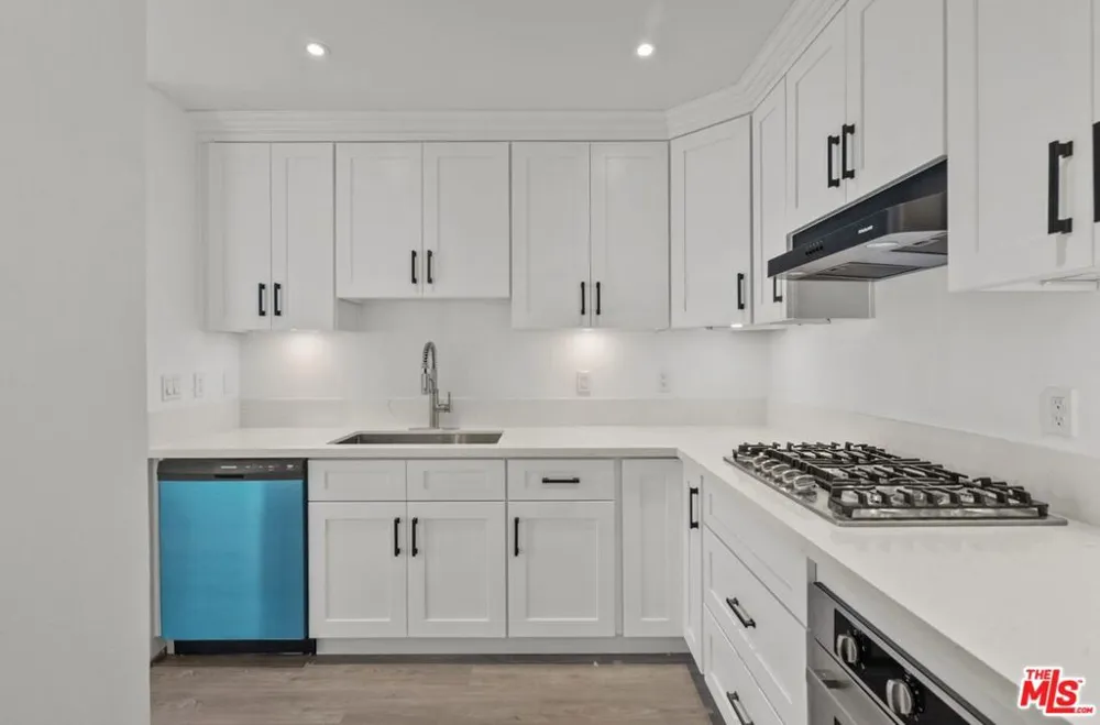 10500 Sunland Boulevard #4 Sunland, CA 91040