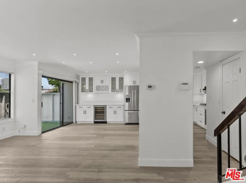 10500 Sunland Boulevard #4 Sunland, CA 91040