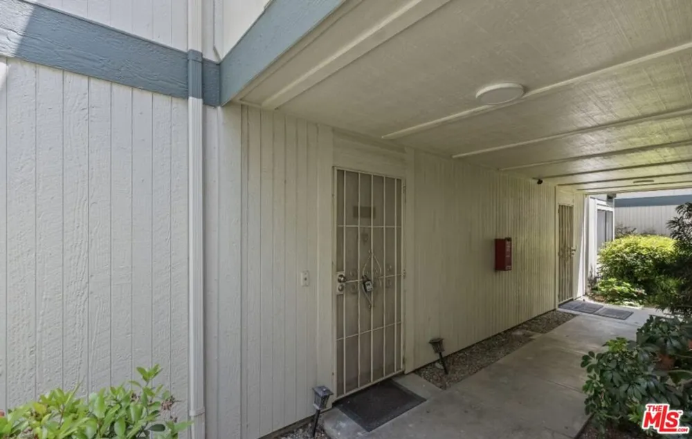 10500 Sunland Boulevard #4 Sunland, CA 91040