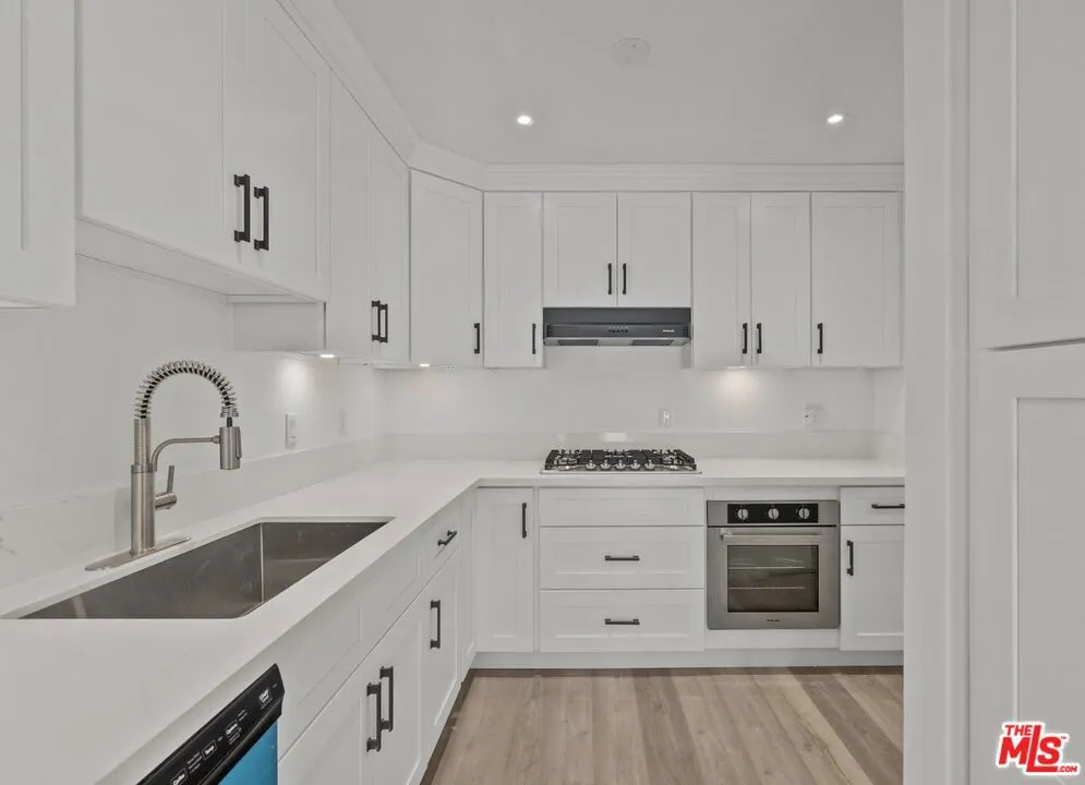 10500 Sunland Boulevard #4 Sunland, CA 91040