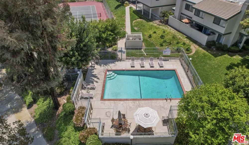 10500 Sunland Boulevard #4 Sunland, CA 91040