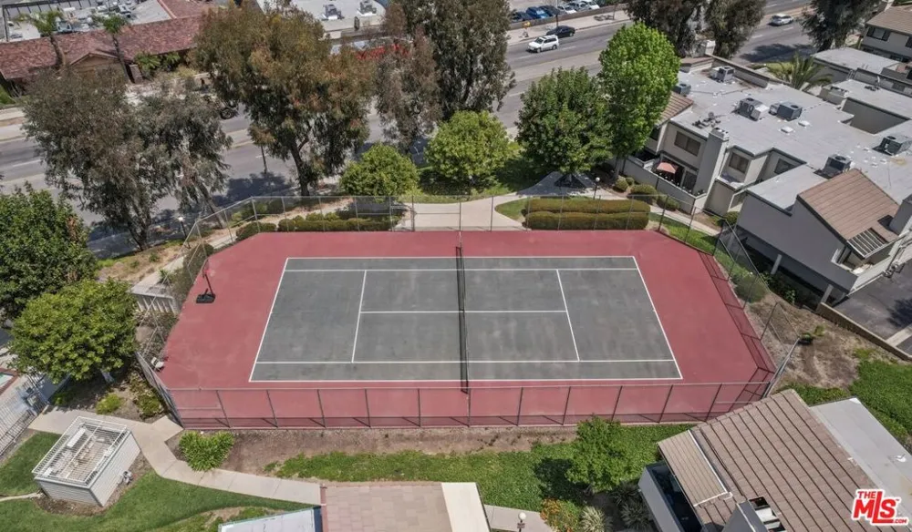 10500 Sunland Boulevard #4 Sunland, CA 91040