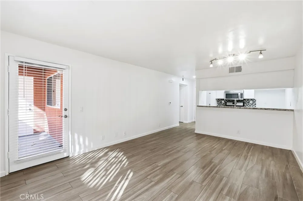 12601 Van Nuys #111 Pacoima, CA 91331