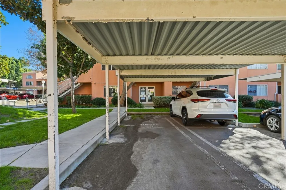 12601 Van Nuys #111 Pacoima, CA 91331