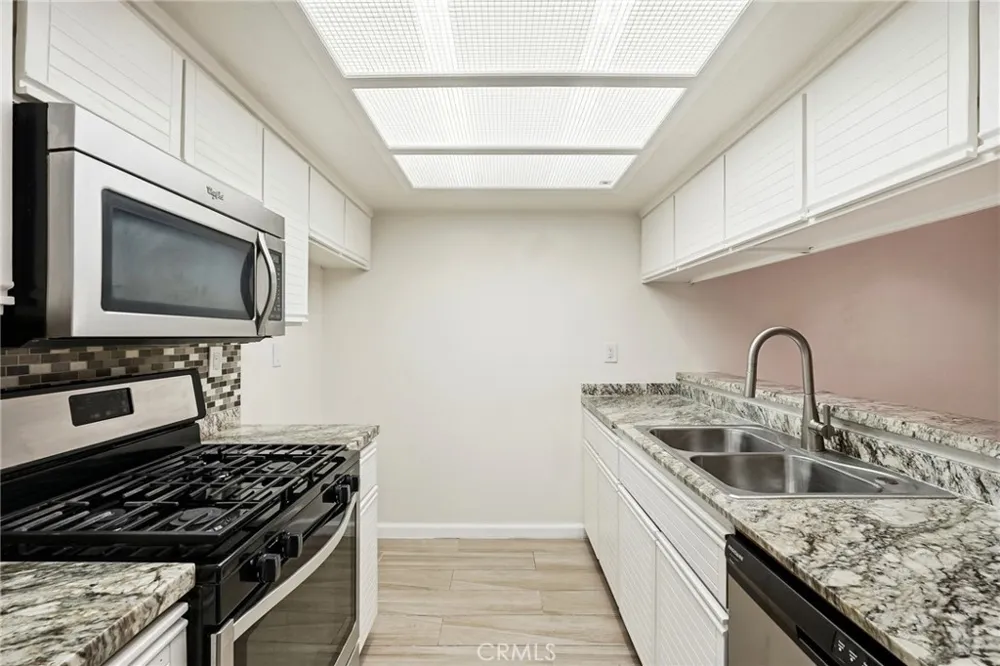 12601 Van Nuys #111 Pacoima, CA 91331