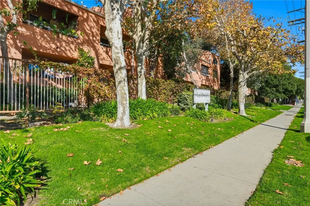 12601 Van Nuys #111 Pacoima, CA 91331
