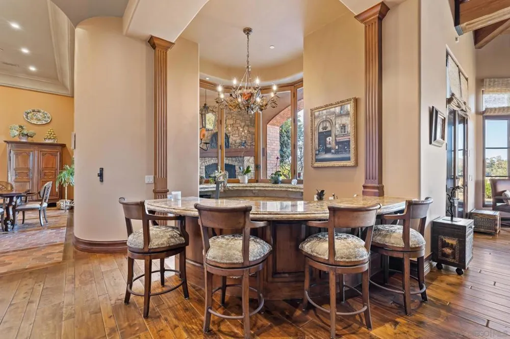 18486 Via Candela Rancho Santa Fe, CA 92091