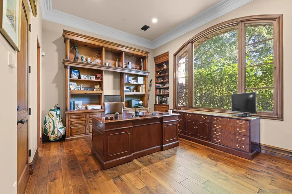 18486 Via Candela Rancho Santa Fe, CA 92091