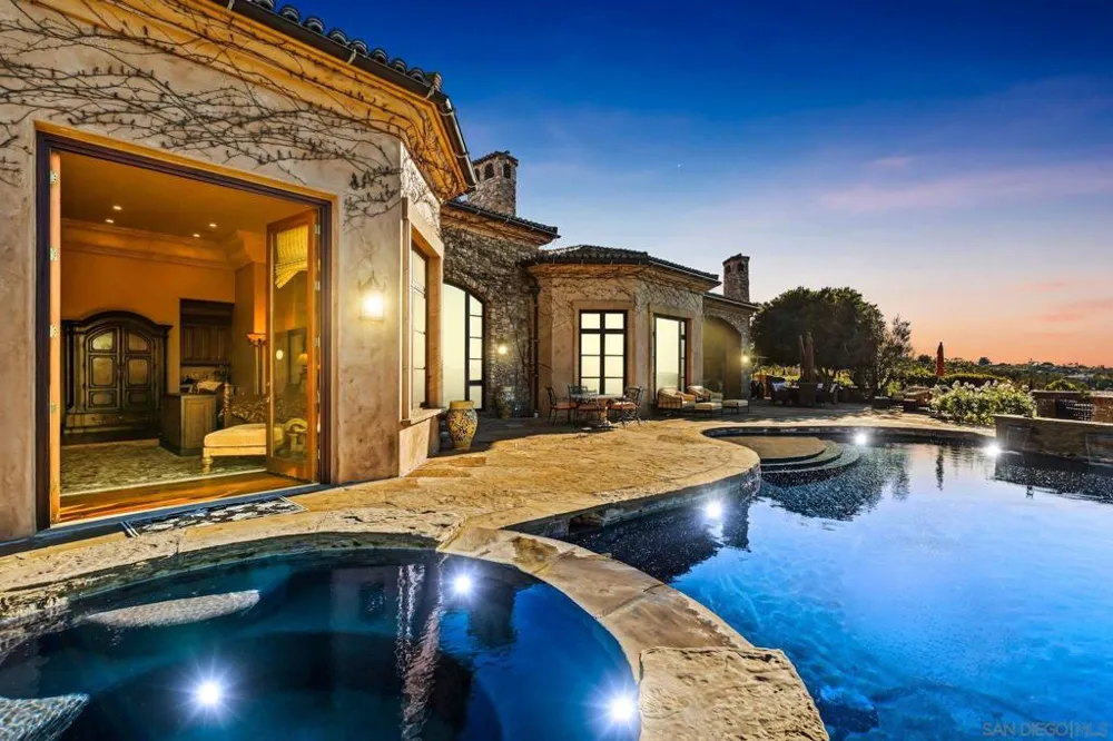 18486 Via Candela Rancho Santa Fe, CA 92091