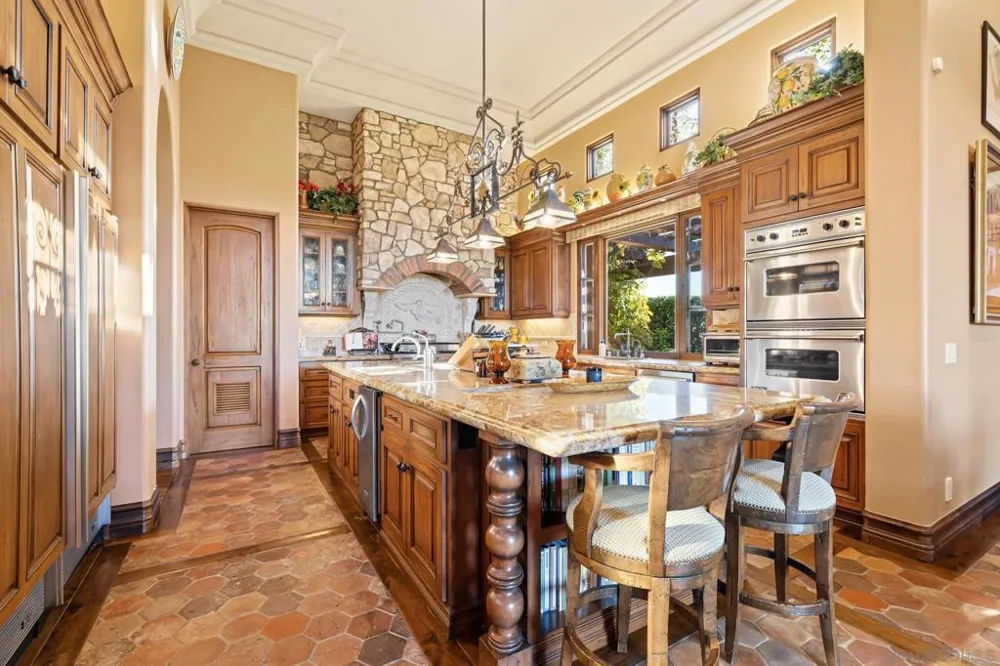 18486 Via Candela Rancho Santa Fe, CA 92091