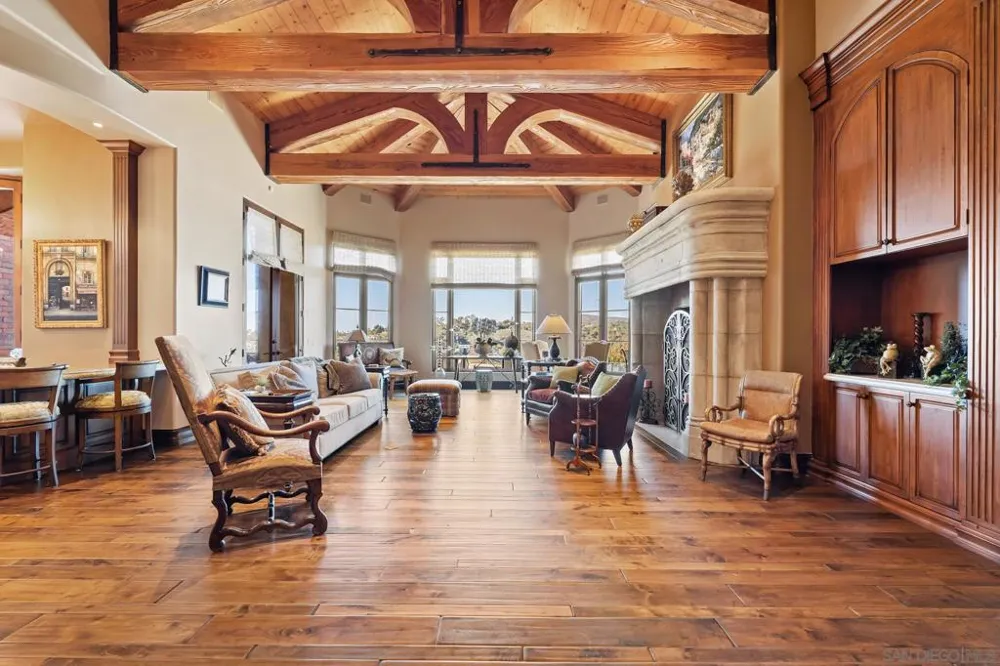 18486 Via Candela Rancho Santa Fe, CA 92091