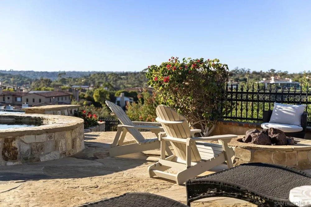 18486 Via Candela Rancho Santa Fe, CA 92091