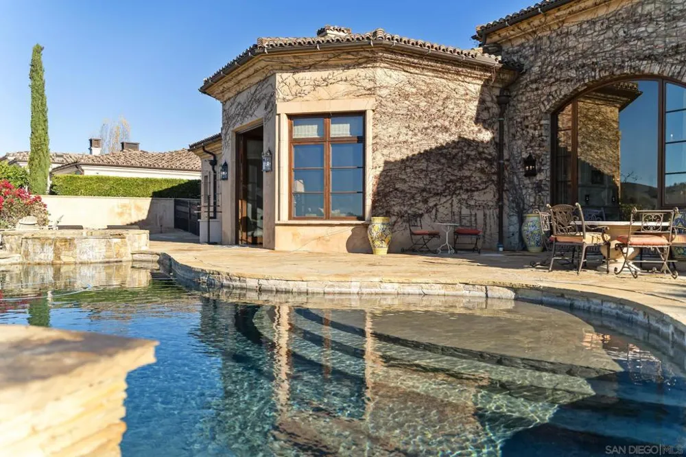 18486 Via Candela Rancho Santa Fe, CA 92091