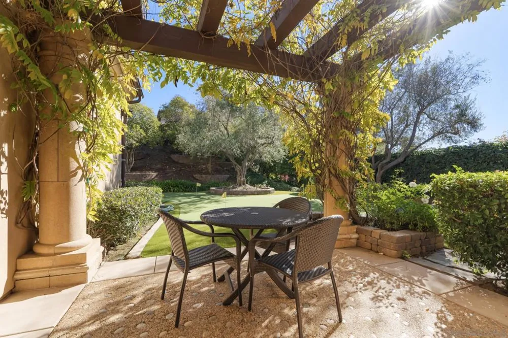 18486 Via Candela Rancho Santa Fe, CA 92091