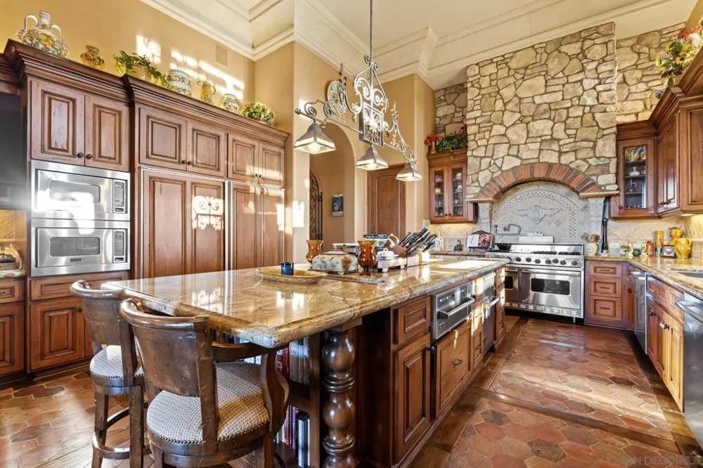 18486 Via Candela Rancho Santa Fe, CA 92091
