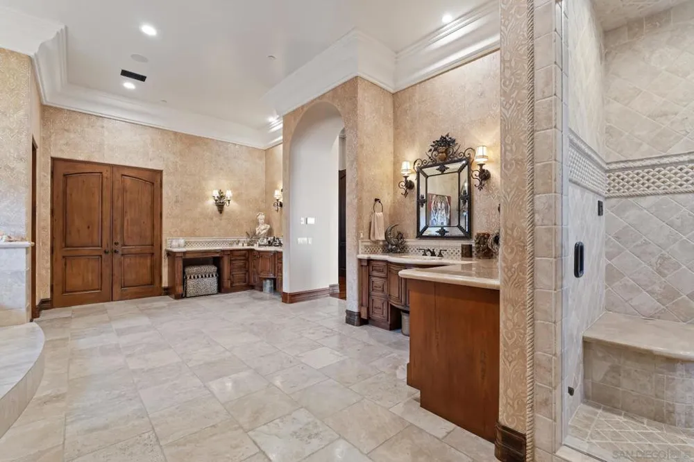 18486 Via Candela Rancho Santa Fe, CA 92091