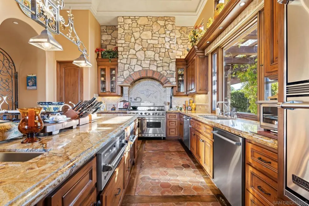 18486 Via Candela Rancho Santa Fe, CA 92091