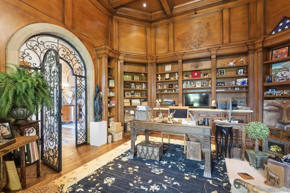 18486 Via Candela Rancho Santa Fe, CA 92091