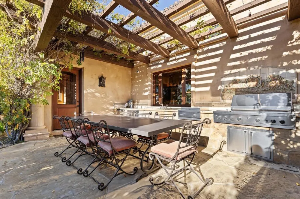 18486 Via Candela Rancho Santa Fe, CA 92091