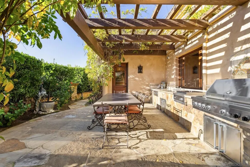 18486 Via Candela Rancho Santa Fe, CA 92091