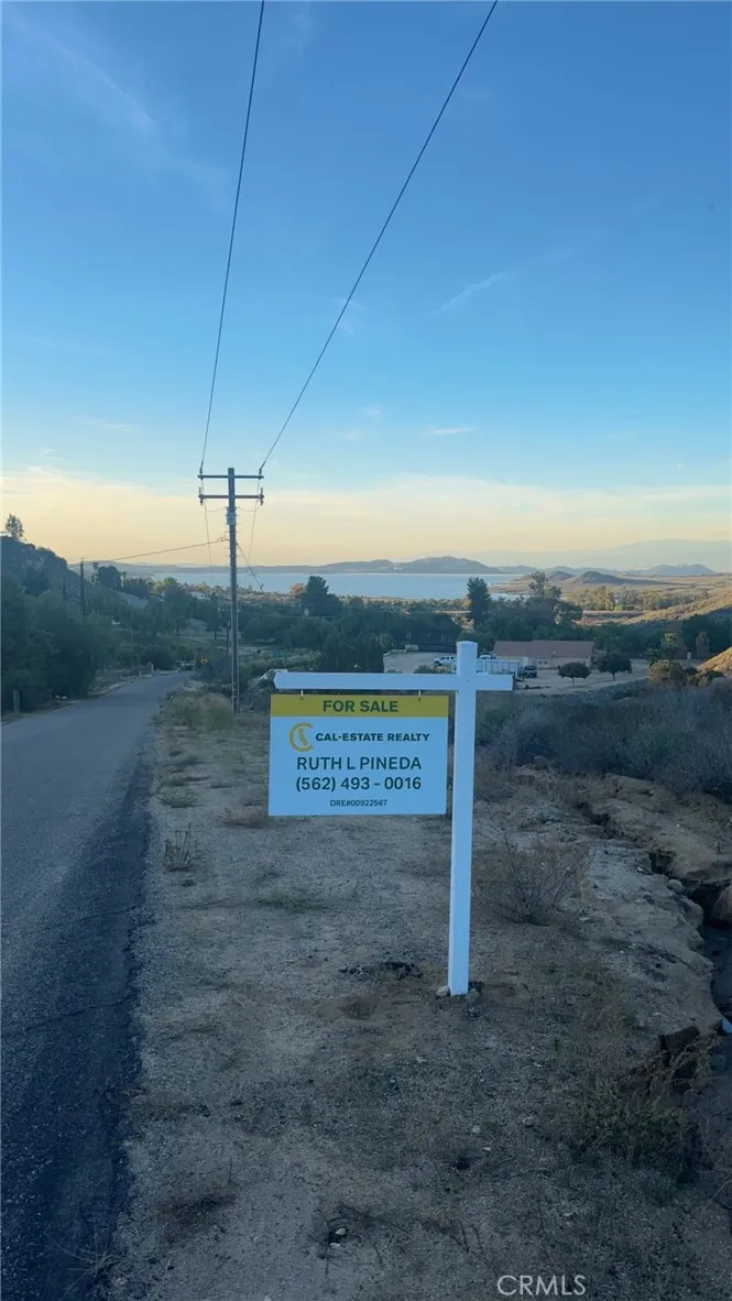 29620 Broadview Lake Mathews, CA 92570