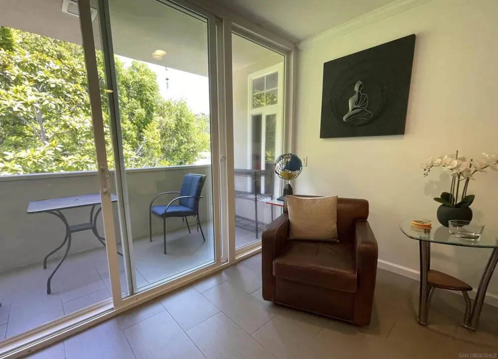 2510 Torrey pines Rd #413 La Jolla, CA 92037