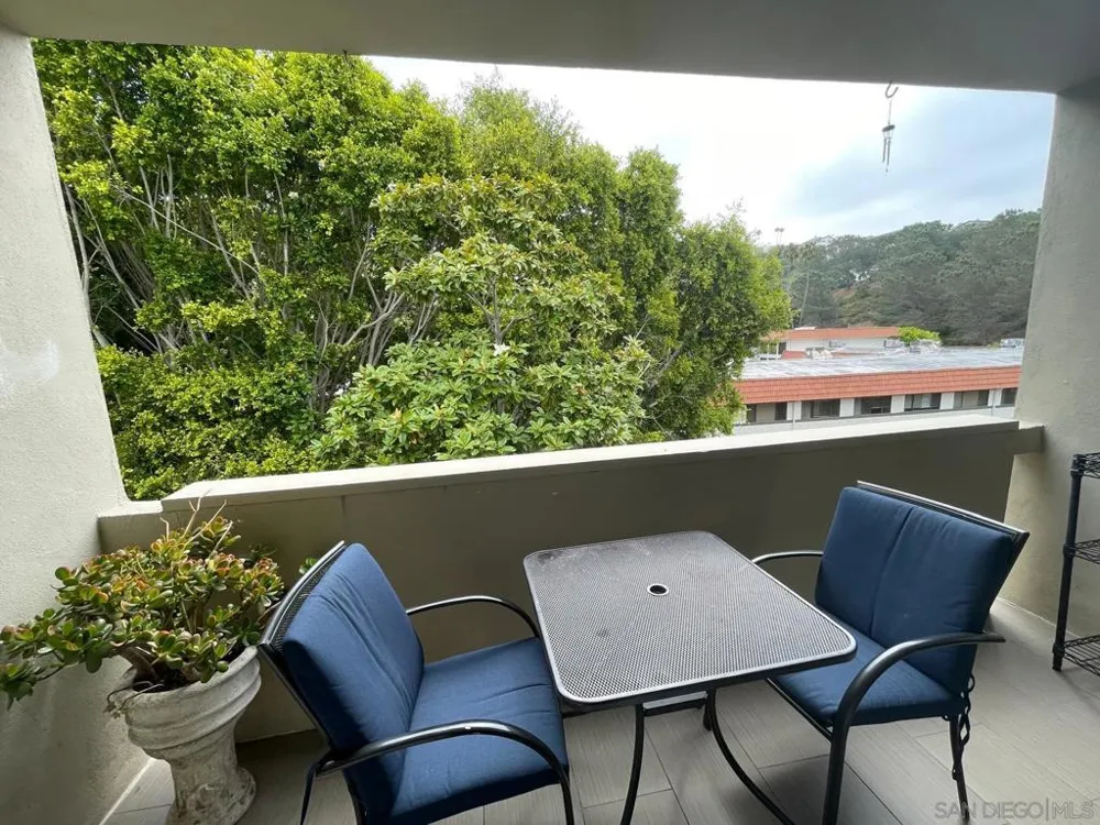 2510 Torrey pines Rd #413 La Jolla, CA 92037