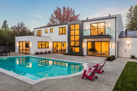 7 Windsor Drive