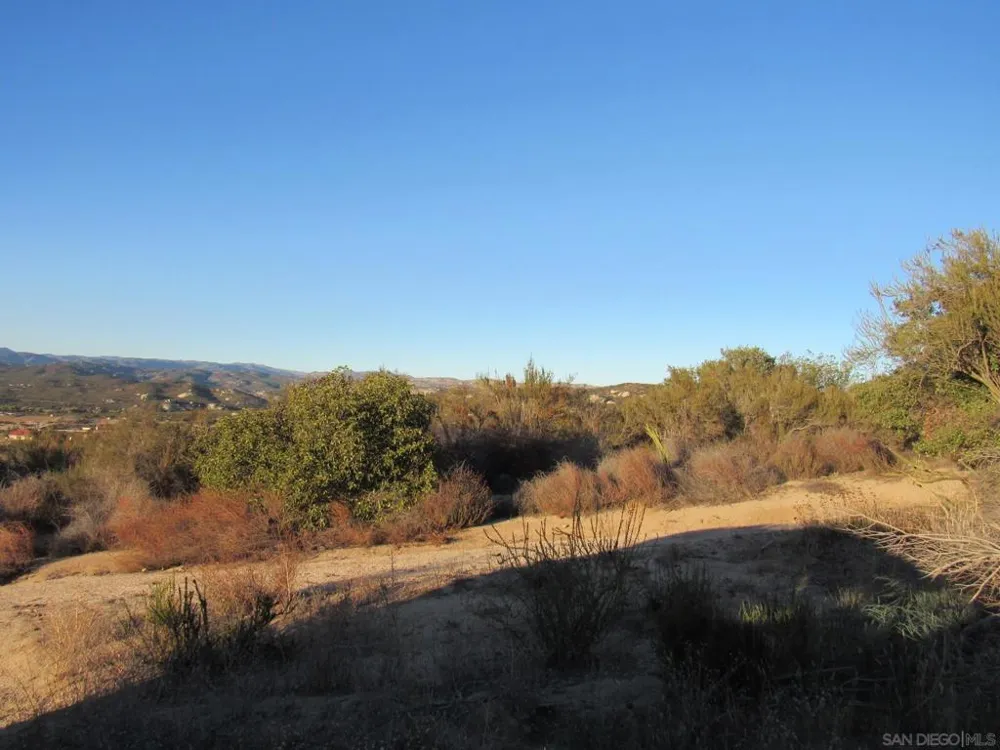 1127 Calle Loreto Campo, CA 91906