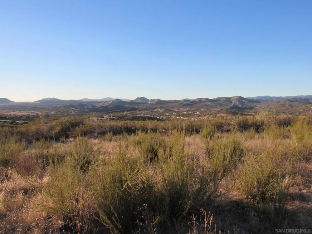 1127 Calle Loreto Campo, CA 91906