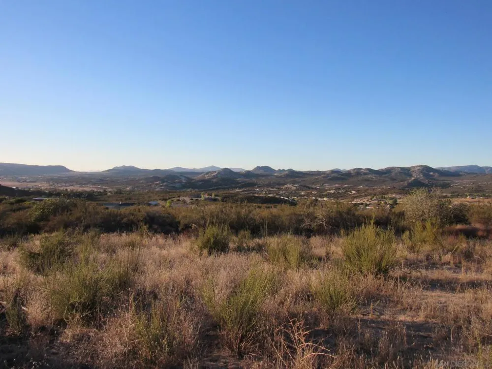 1127 Calle Loreto Campo, CA 91906