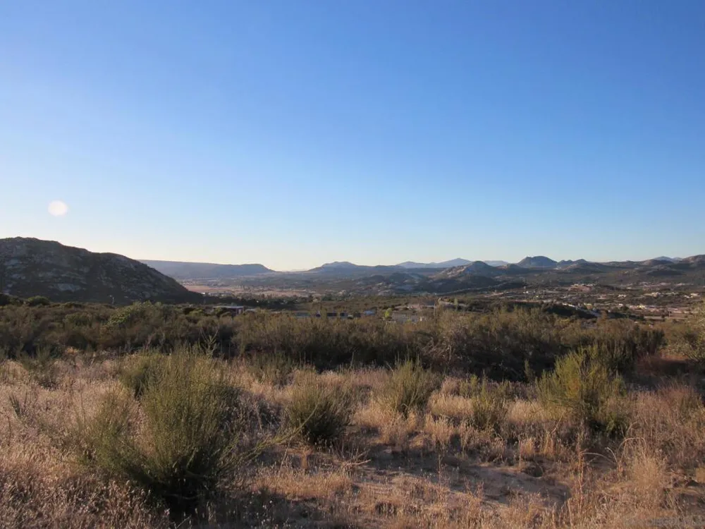 1127 Calle Loreto Campo, CA 91906