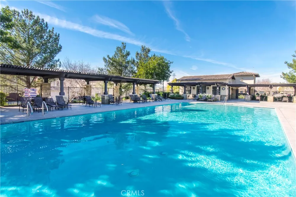 24332 Lorenzo Valencia, CA 91355