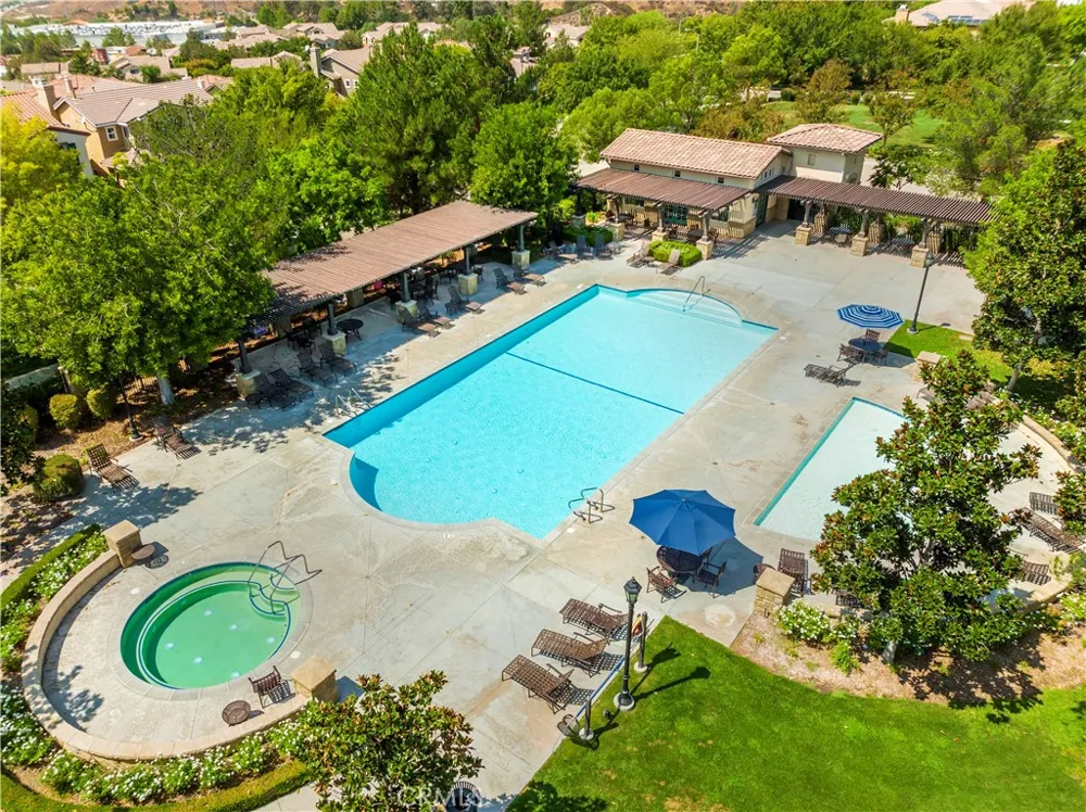 24332 Lorenzo Valencia, CA 91355