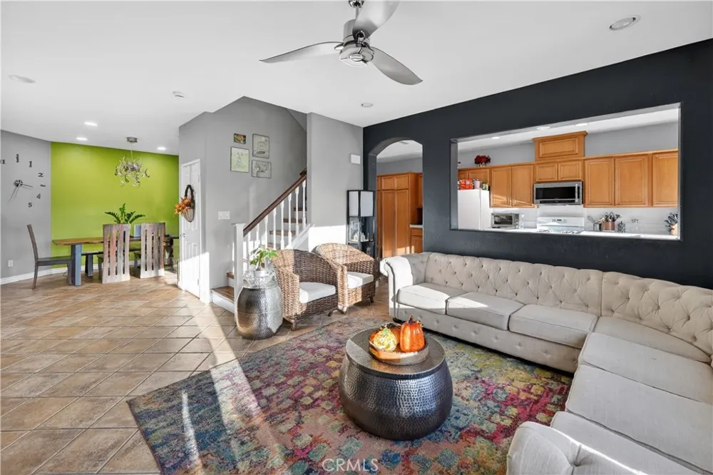 24332 Lorenzo Valencia, CA 91355
