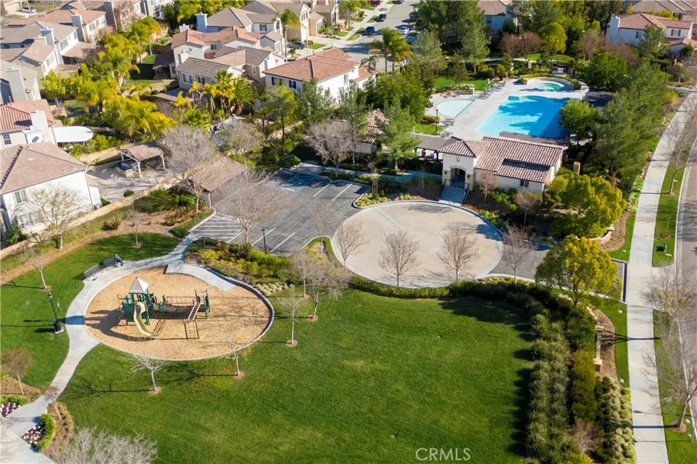24332 Lorenzo Valencia, CA 91355