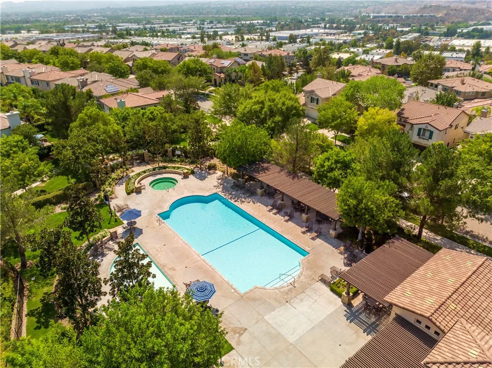 24332 Lorenzo Valencia, CA 91355