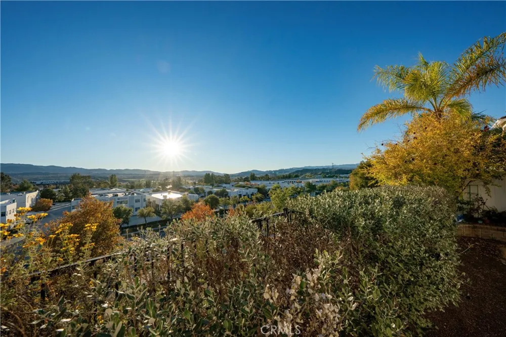24332 Lorenzo Valencia, CA 91355