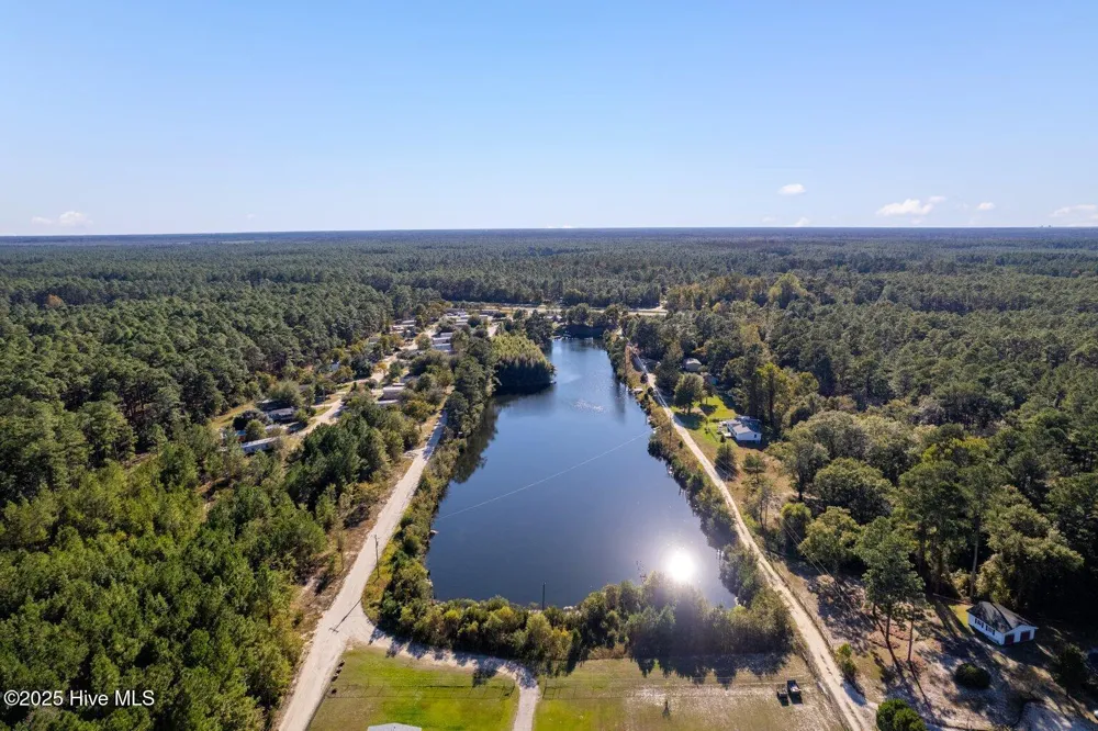 33 Pender Lake Road Currie, NC 28435