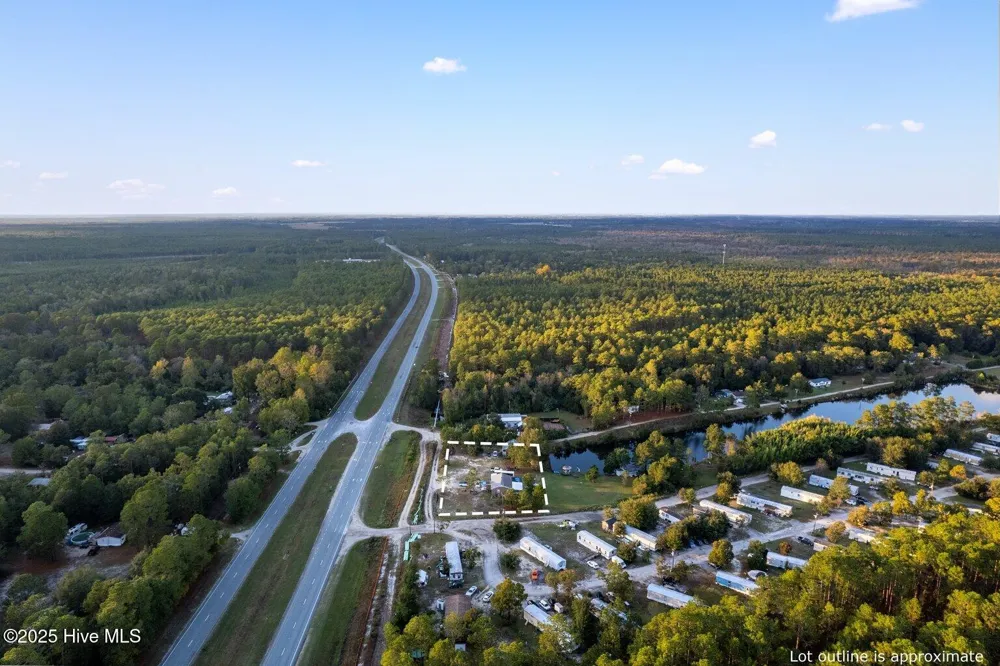 33 Pender Lake Road Currie, NC 28435