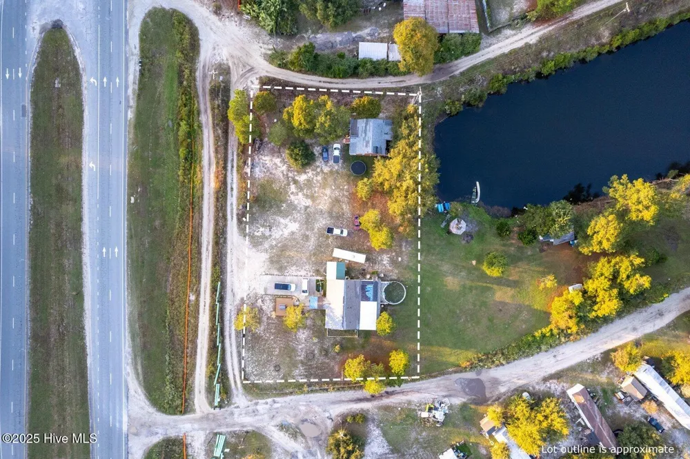 33 Pender Lake Road Currie, NC 28435