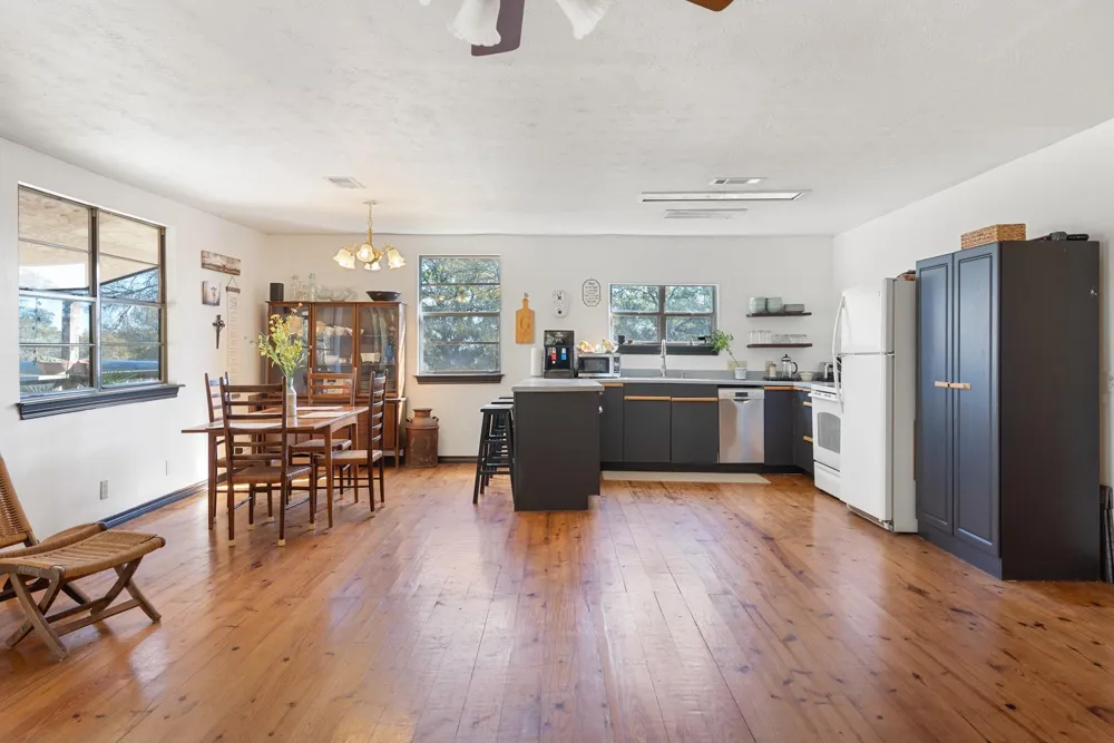 110 Birch Forest Drive Somerville, TX 77879