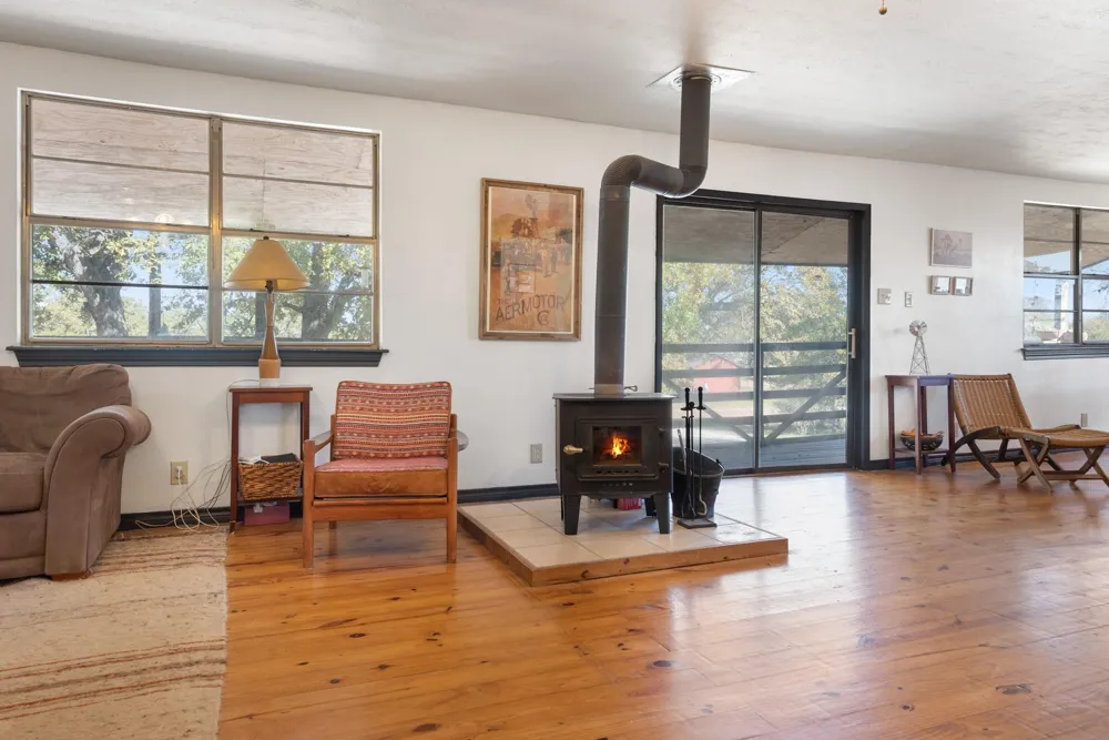 110 Birch Forest Drive Somerville, TX 77879