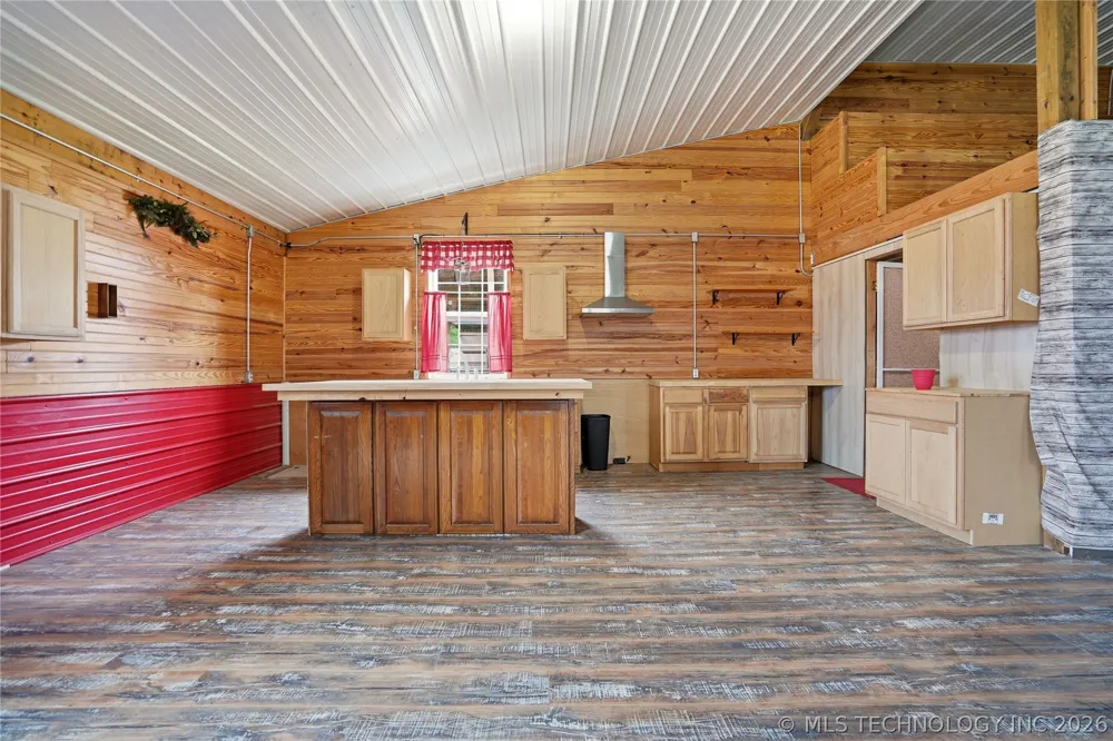 113 S Wilder Chouteau, OK 74337