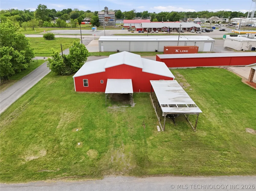 113 S Wilder Chouteau, OK 74337