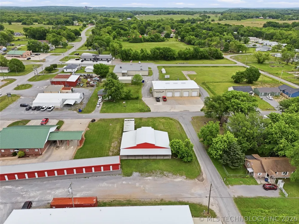 113 S Wilder Chouteau, OK 74337